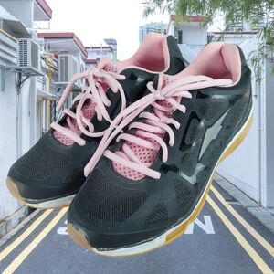 avia womens Size 8 Stella Running Shoes Work Out Gym Bubble Shell Gum Sole